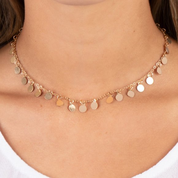 paparazzi Jewelry - Champagne Catwalk - Gold Necklace